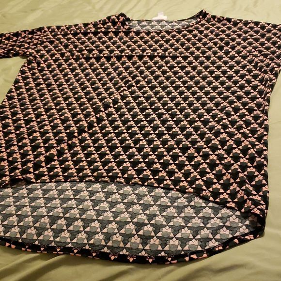 Med short sleeve lularoe - Picture 1 of 3